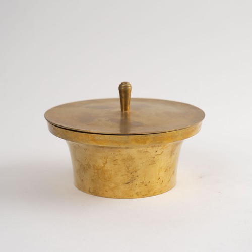 Vintage Brass Canister Lidded Round Box - Mid Century storage decor - Picture 4 of 12