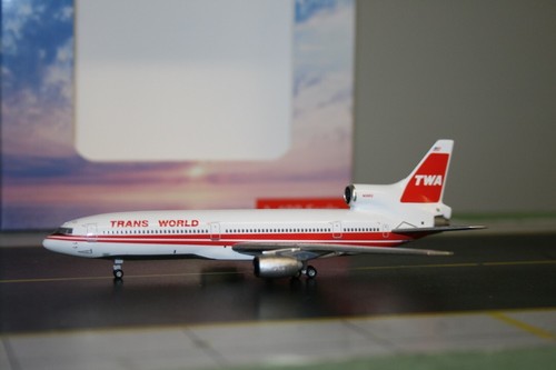 Aeroclassics 1:400 TWA Trans World Lockheed L-1011-1 Tristar N11002 (BBX41633) - Picture 5 of 7