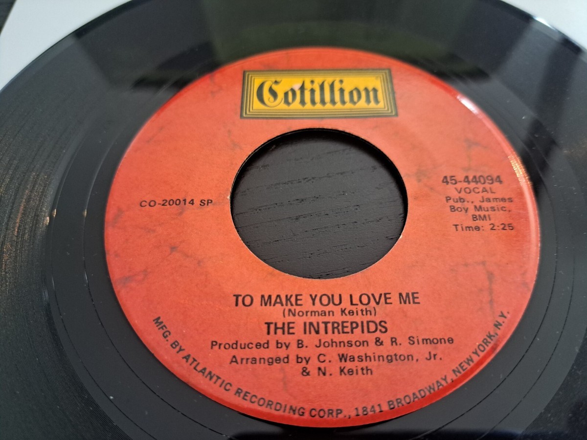 THE INTREPIDS／IT'S JUST A PICTURE It's Just A Picture - Intrepids - 1970 - YouTube