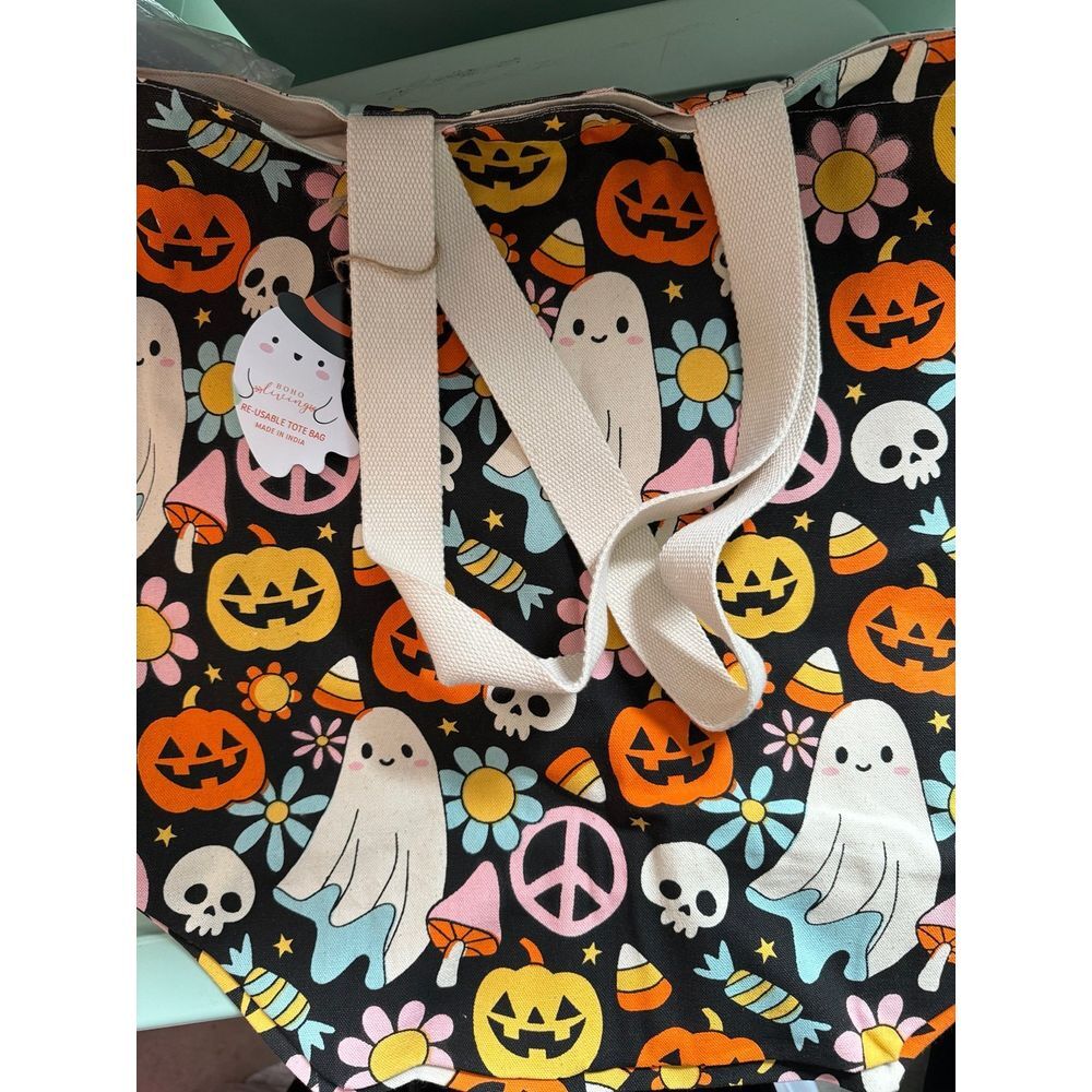 Spooky Halloween Costumes & Decorations for a Frightful Night