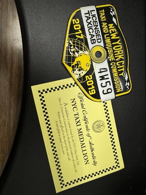 VINTAGE OBSOLETE NEW YORK CITY NYC TAXI MEDALLION (2017-2019