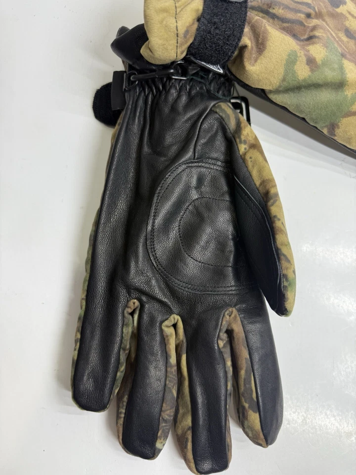 Cabela's Gore-Tex Thinsulate Gloves Men's XXL o2 Octane Camo NWT - Image 3 of 4