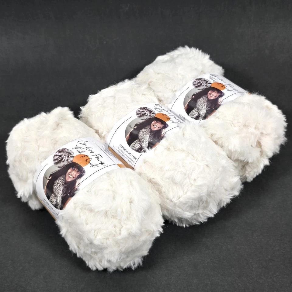 LION BRAND GO FOR FAUX THICK & QUICK YARN BAKED ALASKA 098 JUMBO 3 SKEINS LOT - Image 4 of 4