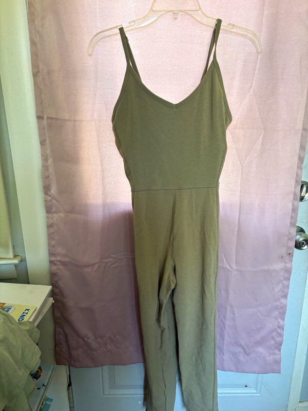 Old Navy Women’s M Green Solid V-Neck Sleeveless Strappy One-Piece Jumpsuit