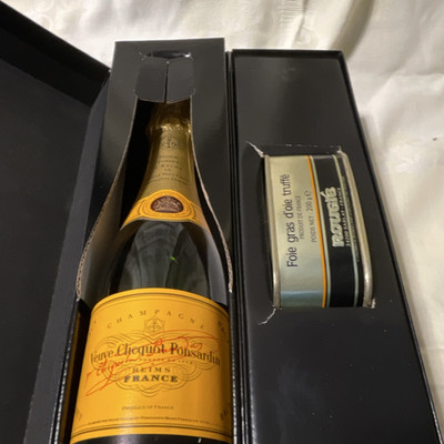 Veuve Clicquot Ponsardin Brut Champagner Geschenkset mit Rougié Foie Gras