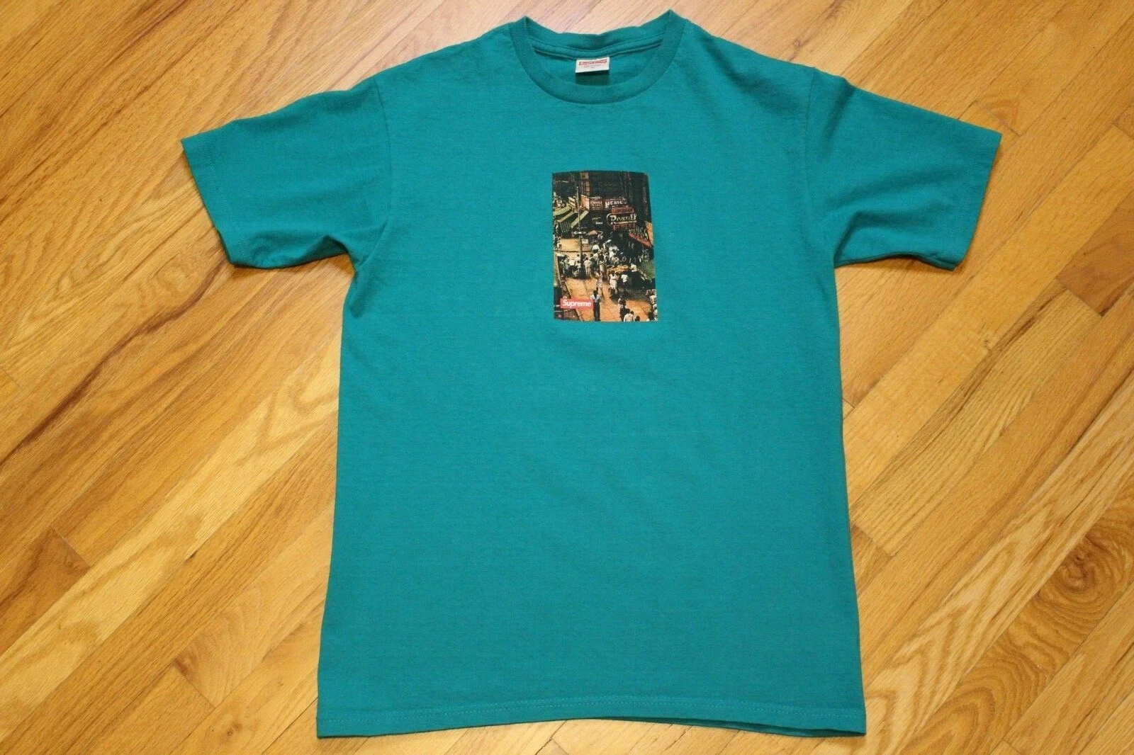 T shirt Supreme Street Scene FW10 sarcelle taille moyenne M rare 2010 skateboard