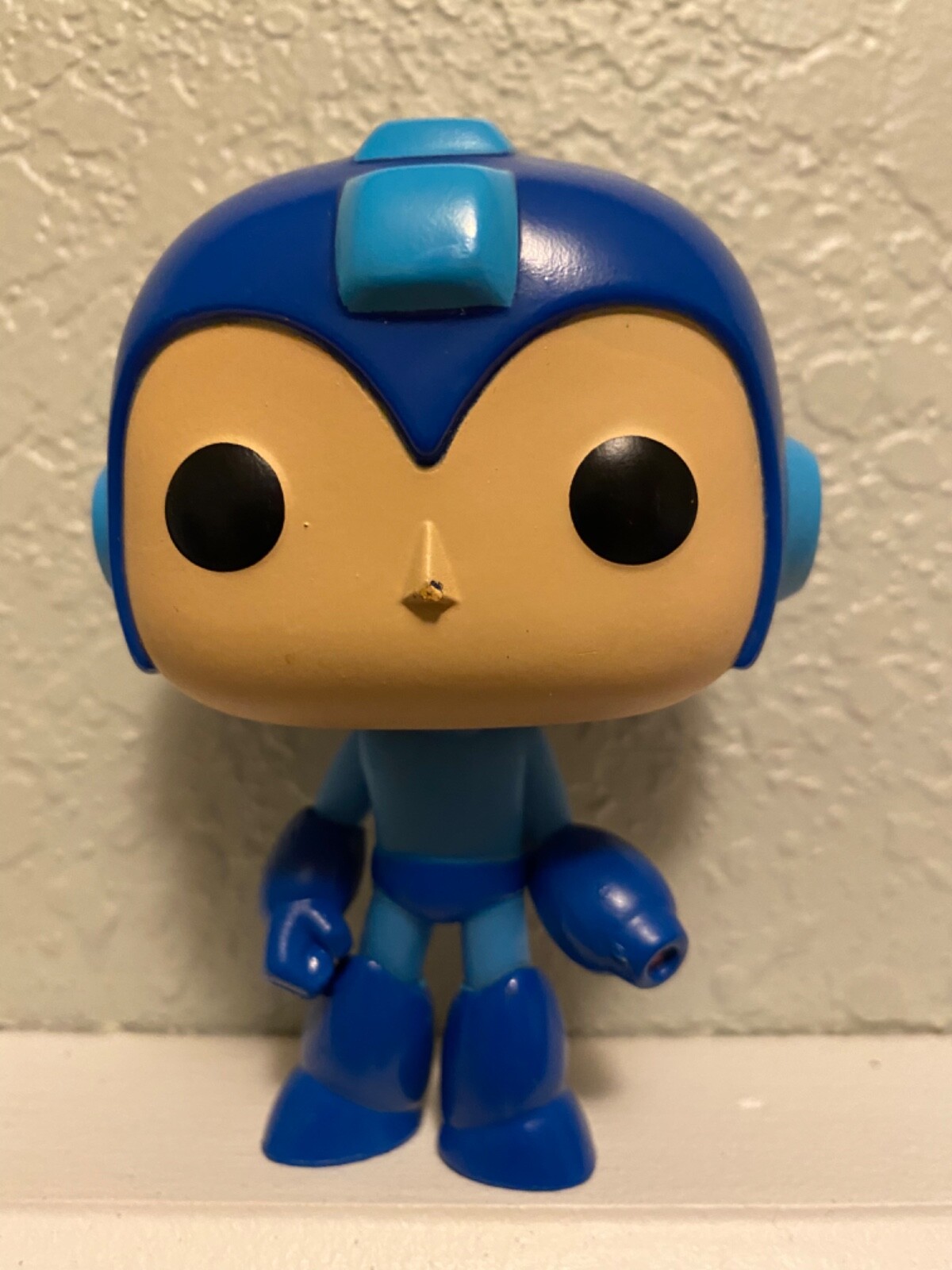 Funko Pop! Games Mega Man #376 Vinyl Figure W Protector Vaulted 2018 Shelfwear