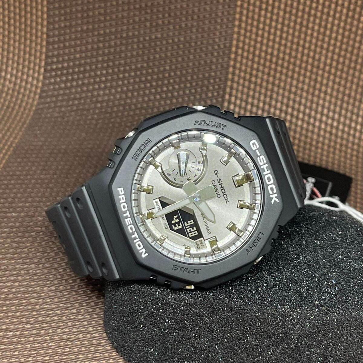 Casio G-Shock GA-2100SB-1A Silver Black Resin Analog Digital Casio G-Shock GA-2100SB-1A Silver Black Resin Analog Digital