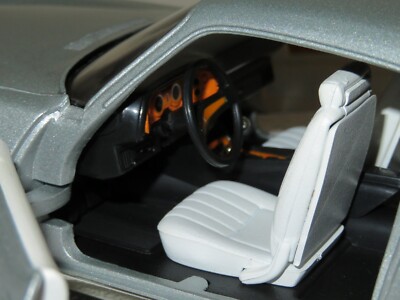 RIDGEMONT HIGH 1970 CHEVY CAMARO Z28 SILVER ERTL 1:18 OPENING
