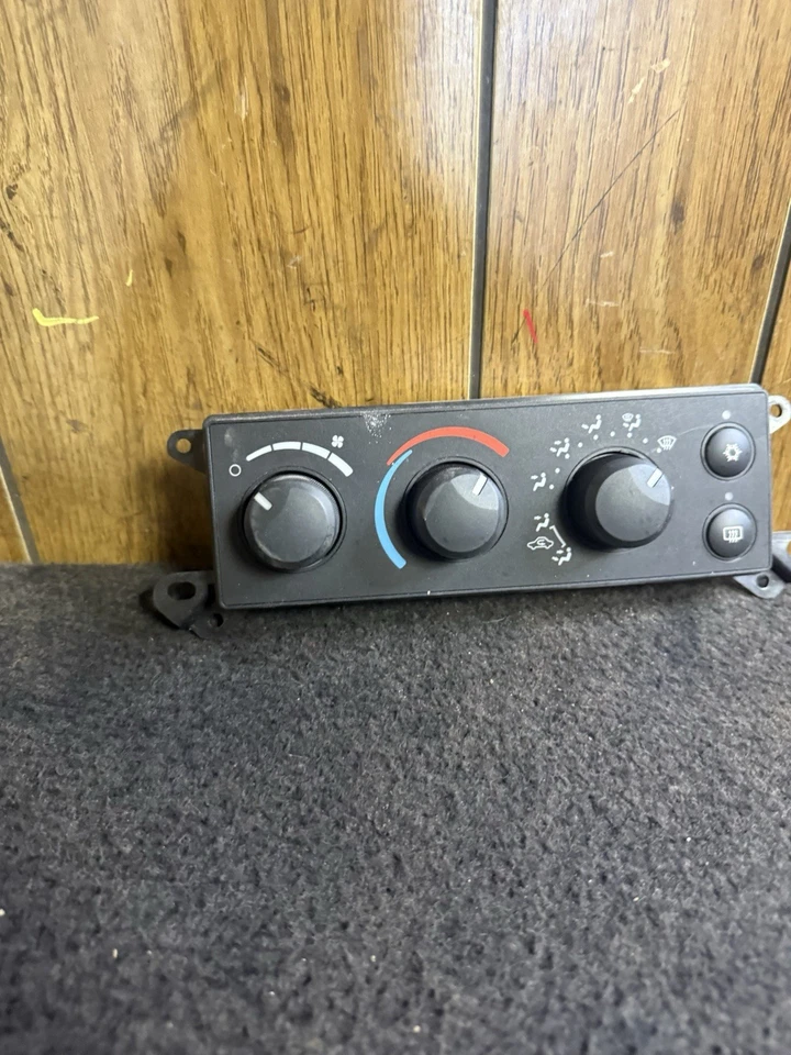 Dodge Ram 1500 2500 2006-2007-2008 control de calefacción P55056755AB fabricante original Foto 2 de 4