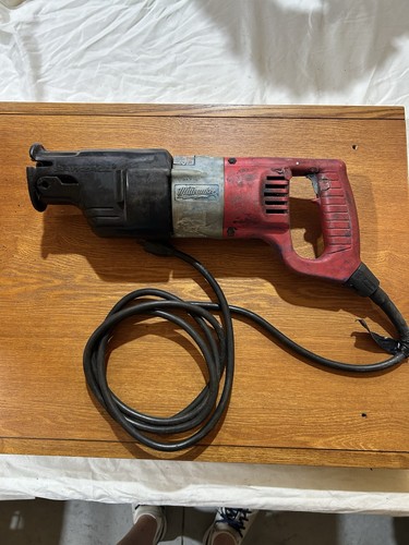 Milwaukee 6527 Super Sawzall Reciprocating Saw - FOR PARTS OR REPAIR - Read