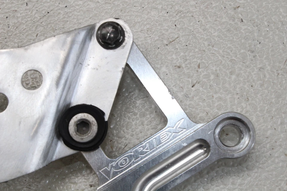 00-01 JUEGO TRASERO KAWASAKI NINJA ZX9R ZX-9R VORTEX ESTRIBERAS Foto 3 de 4