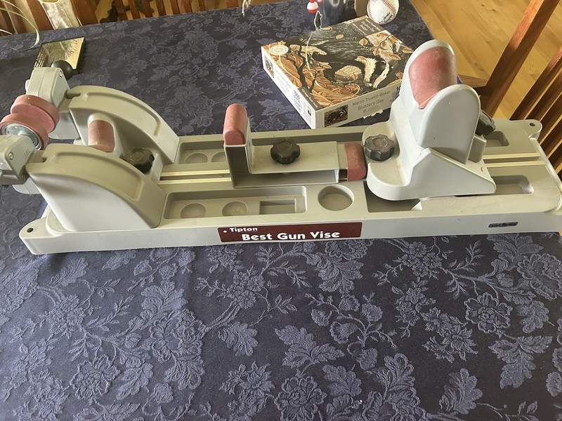 Tipton Best Gun Vise Gun Cleaning Rest Adjustable Non-Marring Gray/Red Universal