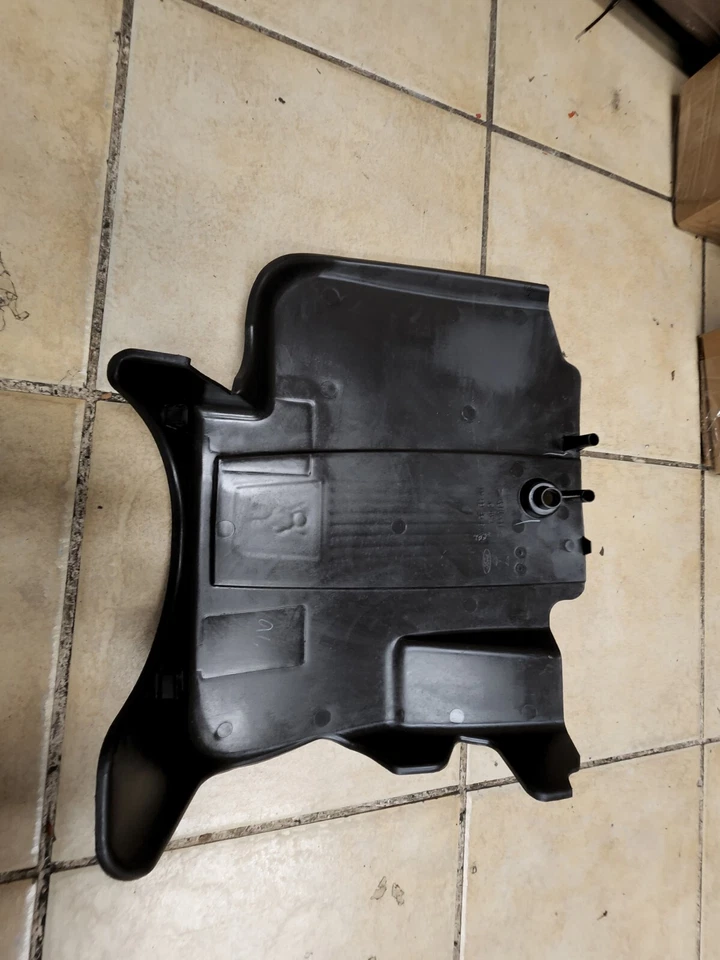 2003-2004-2005-2006-2007 LINCOLN TOWN CAR ENGINE COVER 5W1393766AA - Image 2 of 3