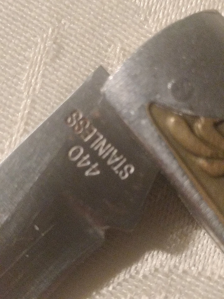 Folding Knife w/ a decorative Metal bolster leaf floral like design. Lockback. - Image 2 of 4