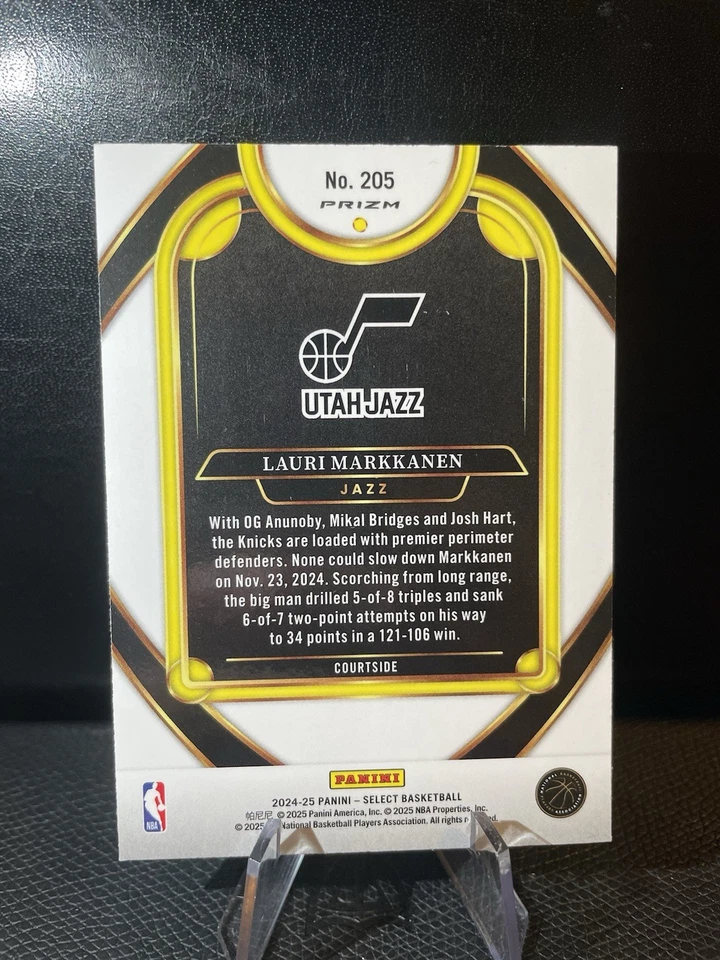 Lauri Markkanen ZEBRA 🦓 2024-25 Panini Select Courtside Prizm SSP Foto 3 de 4