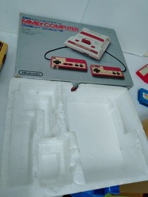 Nintendo Famicom HVC-001 Console 3 Games Box AC Adapter Set Good