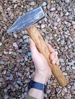 Vintage Blacksmiths farriers 3lb German pattern cross pein forging hammer.