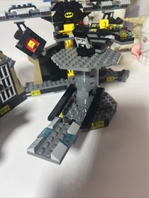 LEGO The LEGO Batman Movie: Batcave Break-in (70909) USED as is Missing pieces