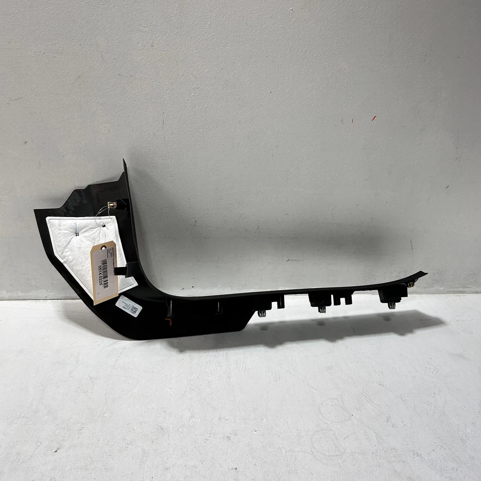 GMC Terrain SLT 2018-2023 umbral de puerta del conductor delantero izquierdo placa de desgaste cubierta de moldura OEM Foto 3 de 4