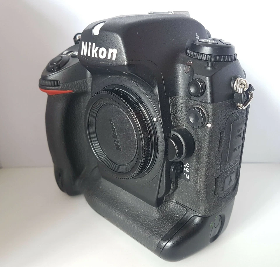 Nikon D2Xs 12.4MP Digital SLR Camera Body Only - Image 2 of 4
