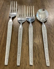 Tricameral Hanford Forge Stainless Korea Flatware 4 Piece Beautiful Floral