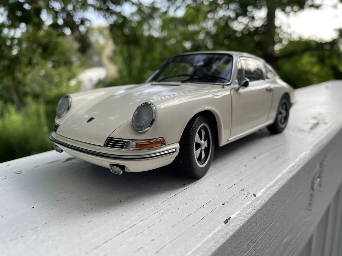 Autoart porsche 911 hotsell