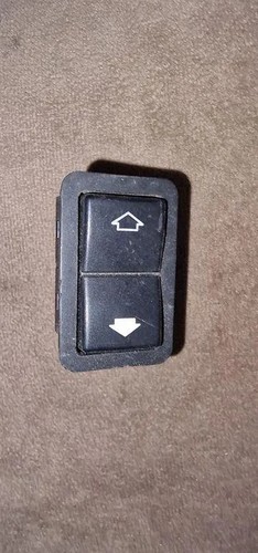 BMW 5 Touring E39 Schalter für Fensterheber hinten links 8368974 2.49 33752449
