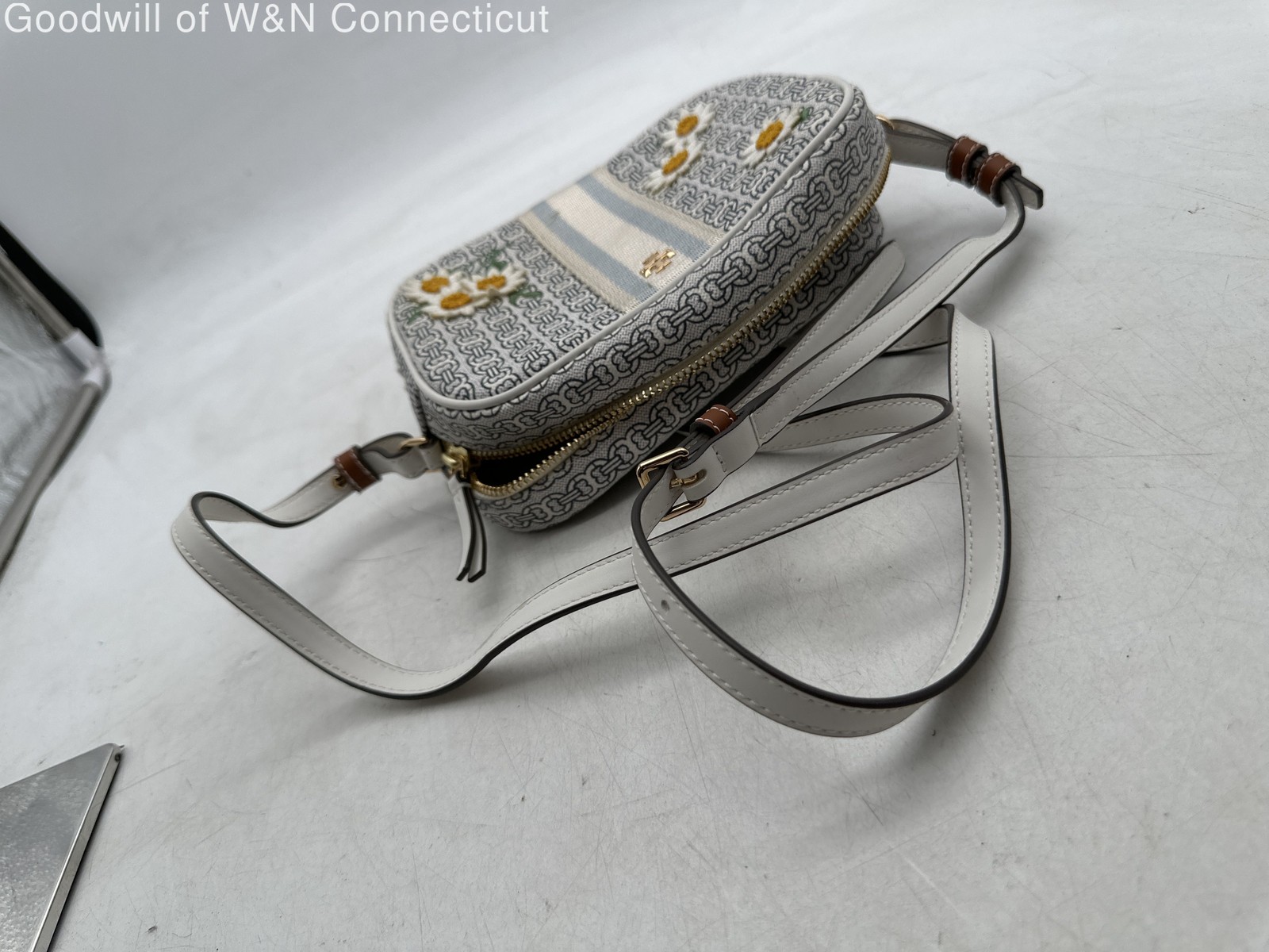 Authenticated Tory Burch Women Blue Basic - image 6