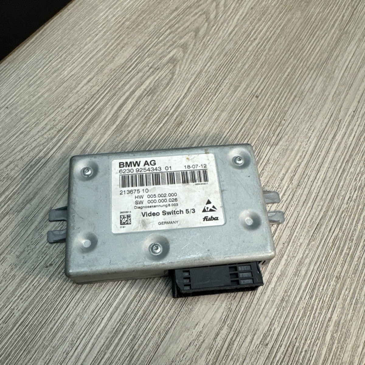 セキュリティ・セーフティ MOMO 2011-2016 BMW 750LXI F02 F10 M5 VIDEO SWITCH CONTROL MODULE