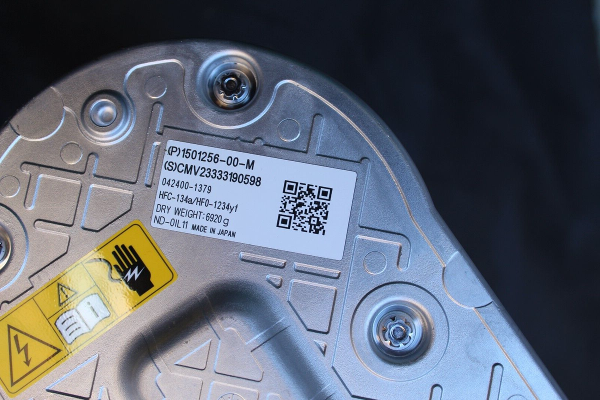 Genuine 2020-2024 TESLA MODEL Y AC COMPRESSOR PUMP With COVER