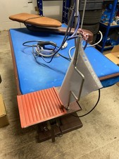 Profi Bügeltisch für Wäscherei mit Dampferzeuger Veit Varioset Rotondi