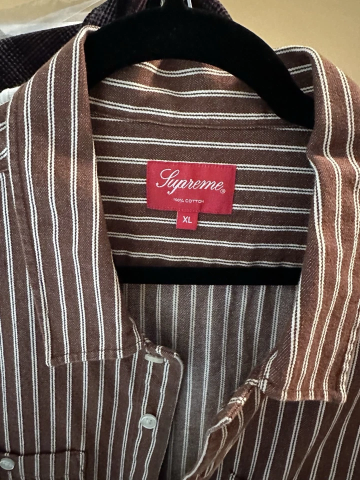 Denim Supreme abotonado talla XL impecable estado. Manga corta. Marrón/blanco Foto 3 de 3