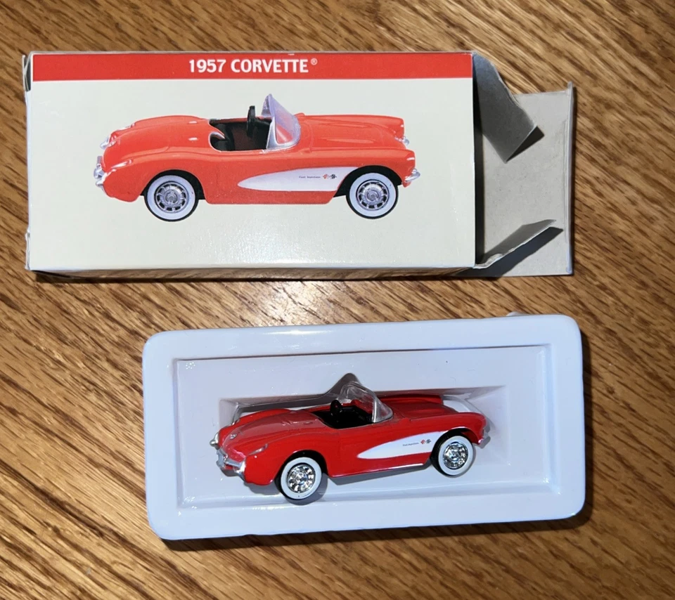 1957 Corvette Chevrolet Model Die Cast Red White CONVERTIBLE  GM collectible NIB - Image 4 of 4