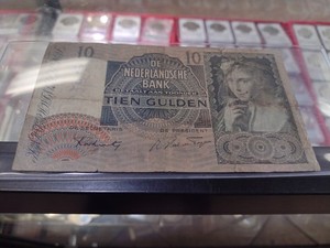 NETHERLANDS 10 GULDEN 1942   Circulated  Look At Pictures 