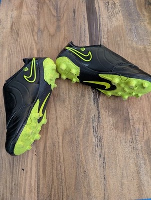 Nike Jr. Tiempo Legend 10 Club FG/MG Size 11.5C