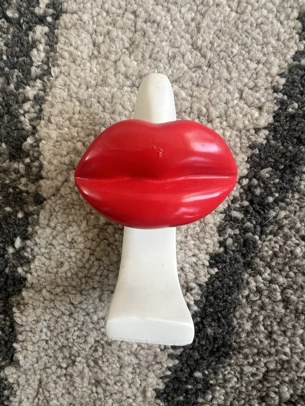 Big Red Lips Eyeglasses Holder Stand Display Cartoonish Sexy Funny