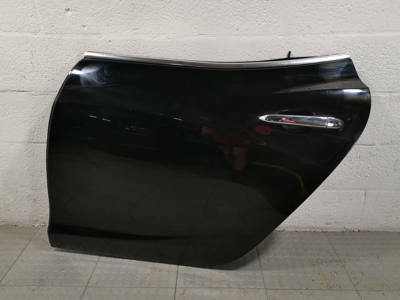 Maserati Ghibli RWD 2017 3.0 L Auto Rear Left Driver Side Door Shell Black Color