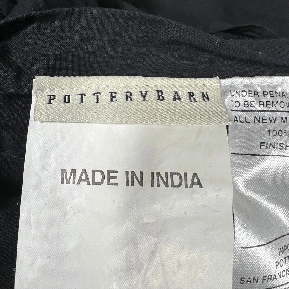 Juego de 2 fundas de almohada estándar Pottery Barn acolchadas negras sham pompón 20 X 26 pulgadas Foto 2 de 4