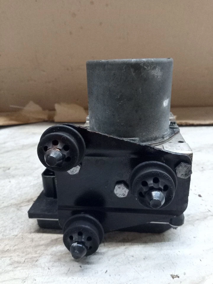 Used ABS Pump and Motor Assembly fits: 2012 Audi A4 Assembly AWD Quattro electro - Image 3 of 4