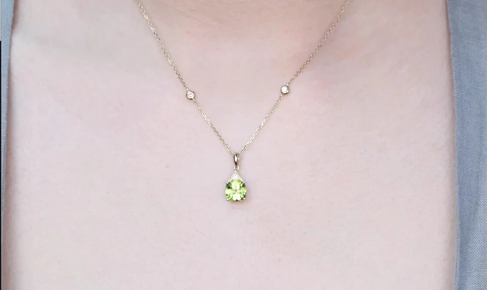 Without Chain 14k Yellow Gold 1.64 ctw Natural Green Peridot and Diamond Pendant - Image 2 of 4