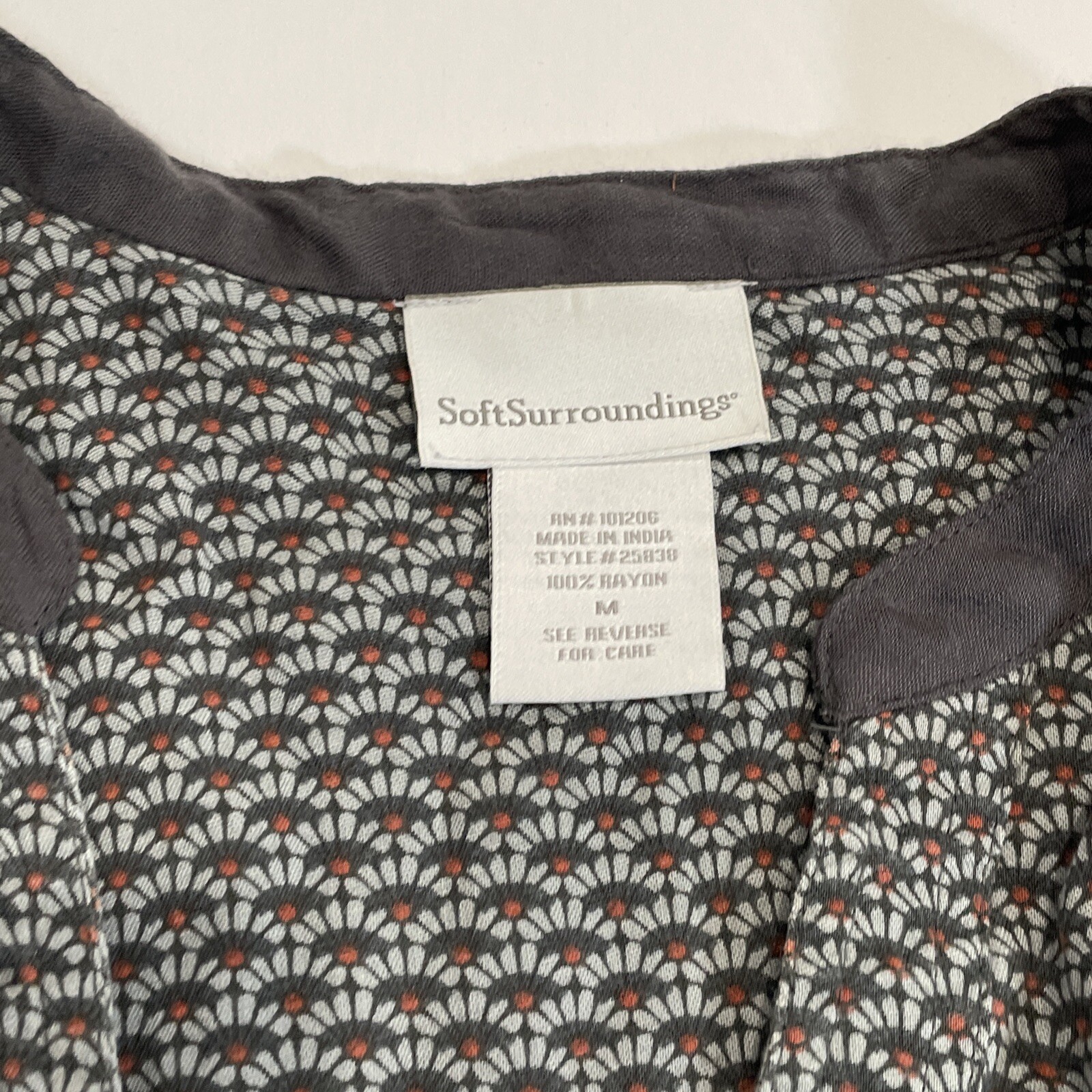 Soft Surrounding Women's Medium Rayon Blouse Butt… - image 6