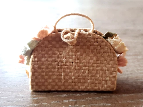 Vintage BARBIE DOLL 1960's Accessories Pak #923 Straw Tote Purse With Flowers