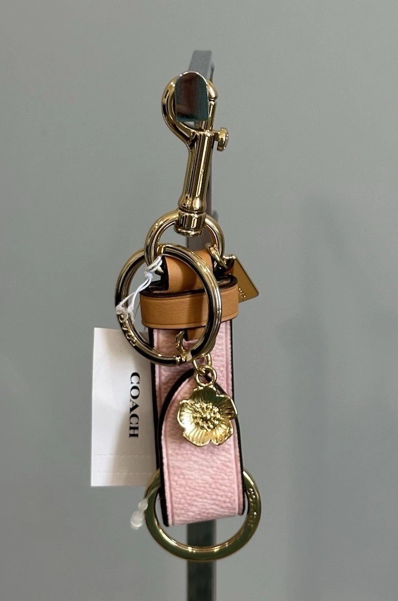 NWT COACH Trigger Snap Bag Charm With Flower Charm Key Ring Powder
