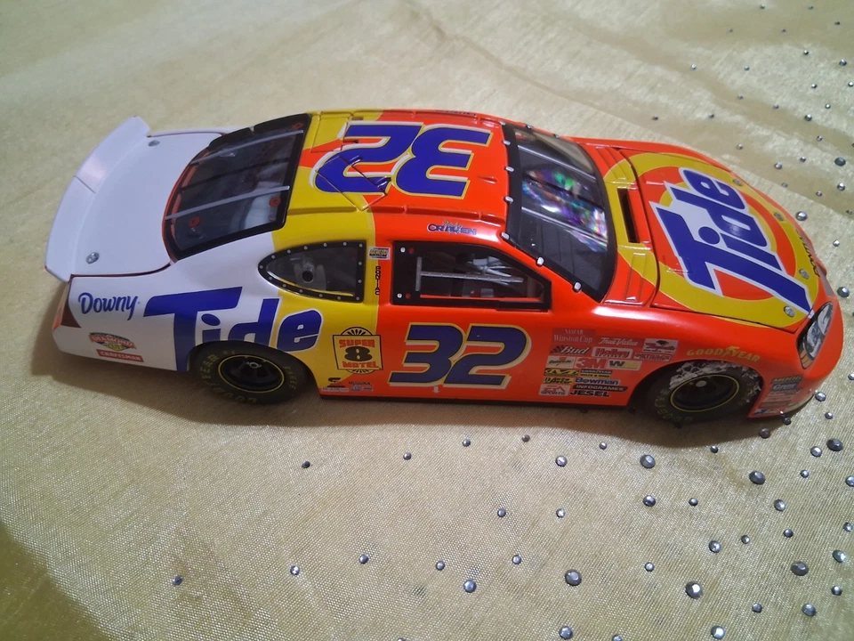 Team Caliber Preferred #32 Tide Pontiac Ricky Craven 1:24 Diecast NASCAR 2003 - Image 3 of 4