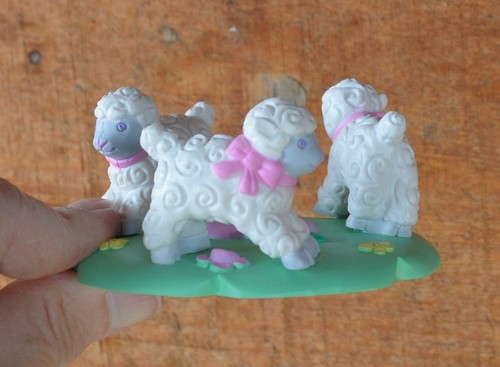 Vintage 1996 Avon Spring Easter Egg Holder Collection Lamm in orig Box Hartplastik - Bild 2 von 10