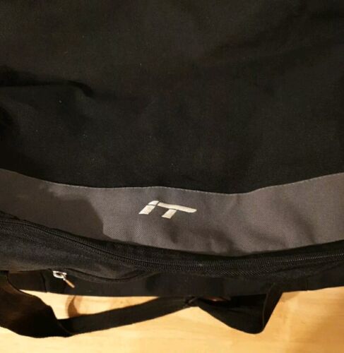 IT Luggage Wheeled Pull Along Duffle Bag Black/Grey 70x31x25cm - Picture 7 of 7