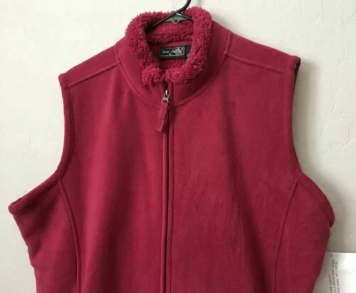 NEW Jane Ashley Red Fleece Vest Size X Large Womens Faux Fur Lined Full Zip NWT - Image 2 of 4