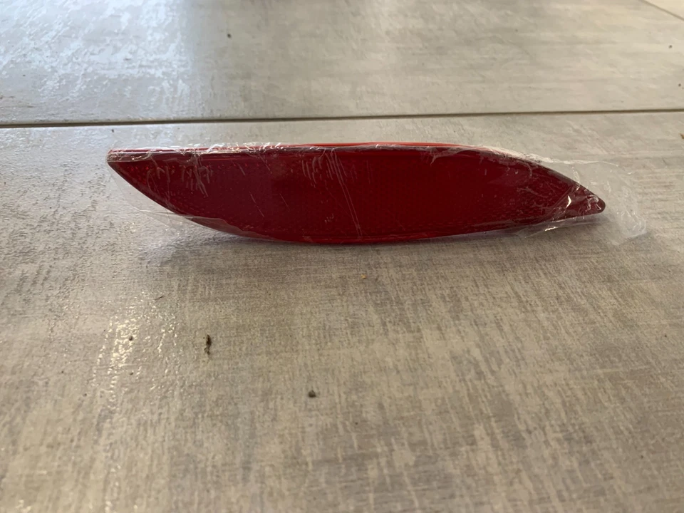 Catadioptre arrière droite - RENAULT Mégane III - Photo 2/4