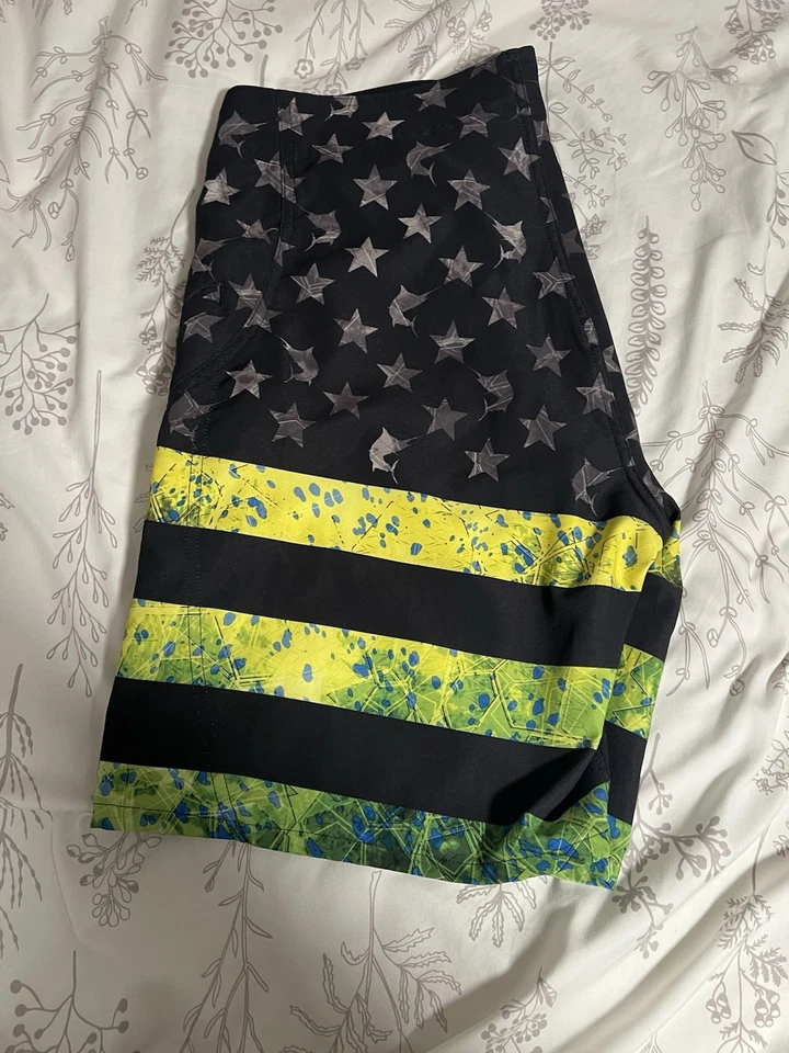 Pantalones Cortos de Pesca Dri Fit Pelagic Para Hombre Verde Dorado Usados Excelente Estado Foto 3 de 4